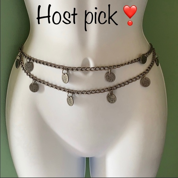 n/a Accessories - ✨HP✨ Retro Chain Statement Belt